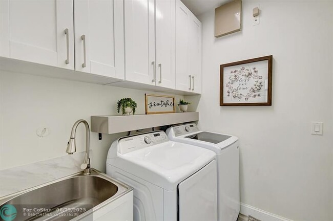 Building Photo - 6041 SW 195th Ave