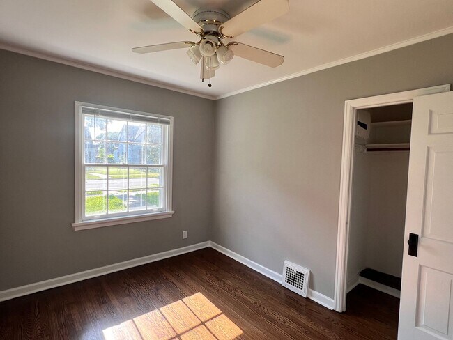 Building Photo - 4051 N 45th St