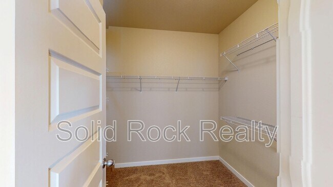 Building Photo - 1097 Antrim Loop