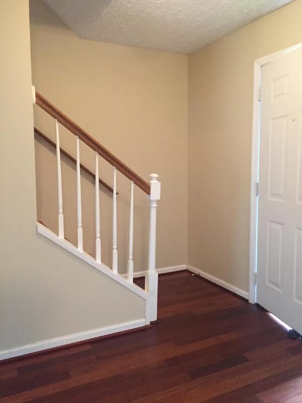 Building Photo - 3811 Meadow Green Ct