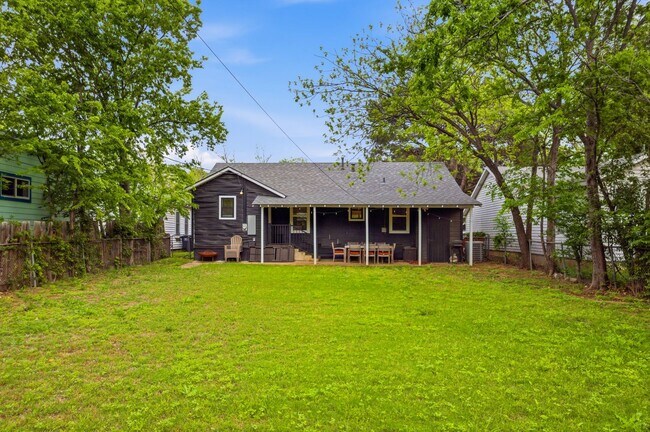 Building Photo - 2712 Frazier Ave