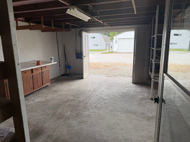Storage room - 820 E Washington St