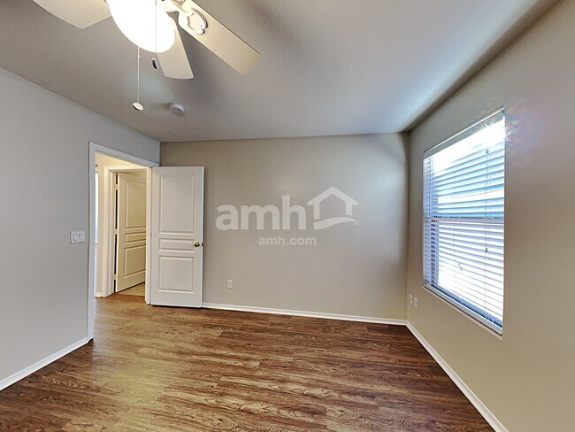 Building Photo - 6911 W Irwin Ave