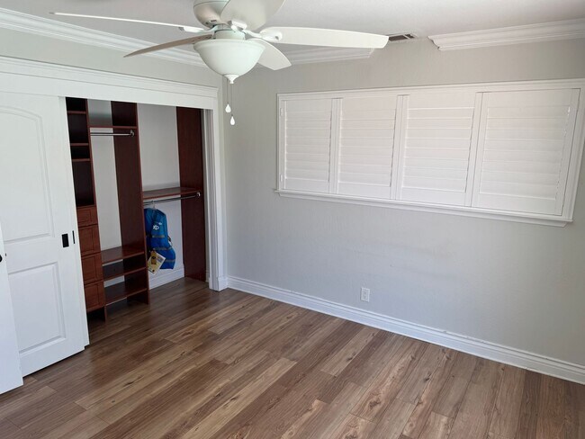 Building Photo - Meticulously Maintained Single-Story Home with Private Pool in Canterbury Village!