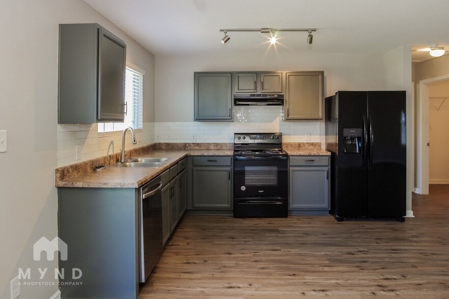 Building Photo - 15188 Mill Valley Dr