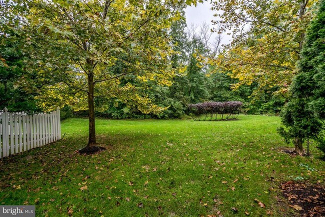 Building Photo - 43619 Dunhill Cup Square