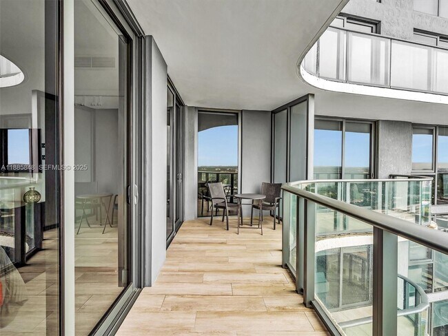 Building Photo - 121 NE 34th St