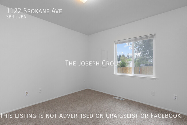 Building Photo - 1122 Spokane Ave