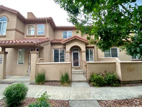 Building Photo - 1476 Courtyard Heights