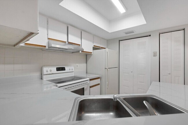 Building Photo - 9166 W Atlantic Blvd