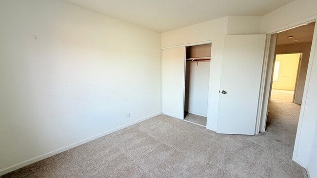 Building Photo - 400 McDonnel Rd