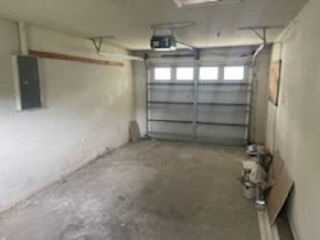 Building Photo - Beautiful fully remodeled home!