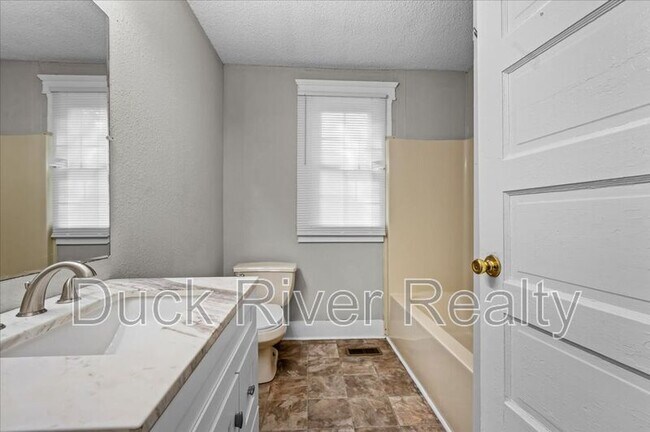 Building Photo - 1603 Highland Ave