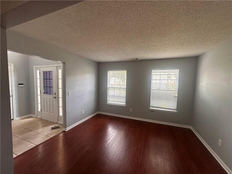 Building Photo - 4935 Notting Glen SW