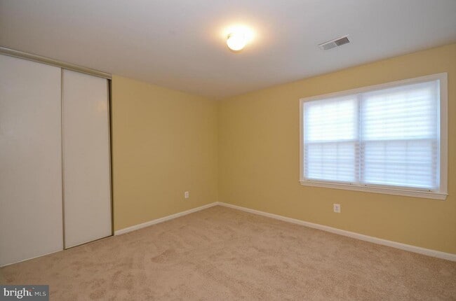 Building Photo - 166 Crossbow Ln