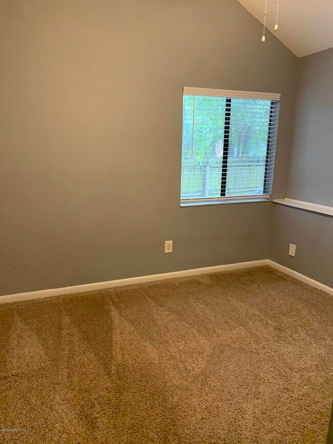 Building Photo - 8145 San Jose Manor Dr E