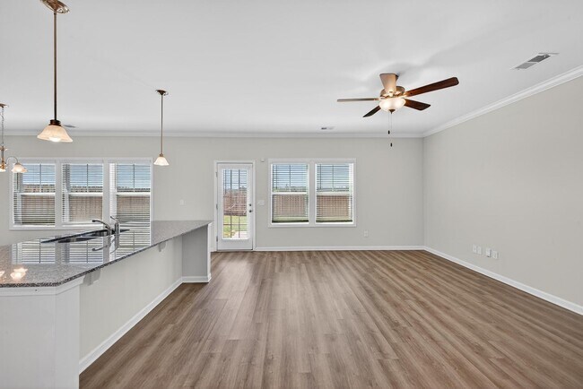 Building Photo - 255 Mansell