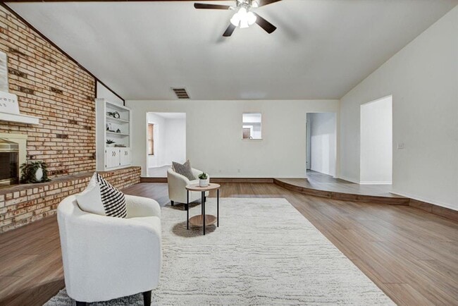 Building Photo - 1030 Walsh Ln