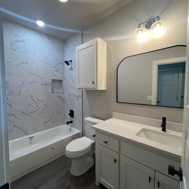 Building Photo - 818 Mill Run