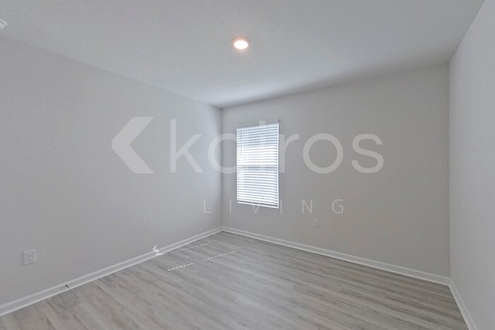 Building Photo - 120 Swallowtail Ln