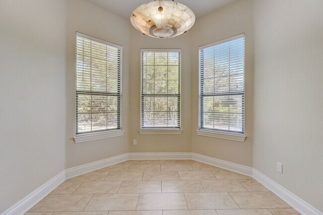 Building Photo - August Move-In Special - Spring Branch Oas...