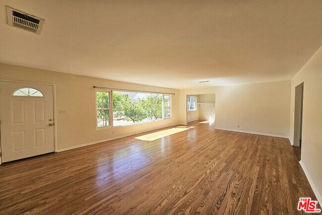 Building Photo - 3700 Glenwood Ave