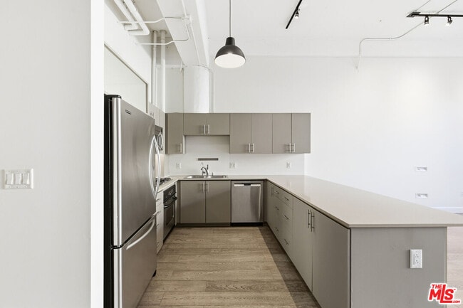 Building Photo - 1130 Flower St