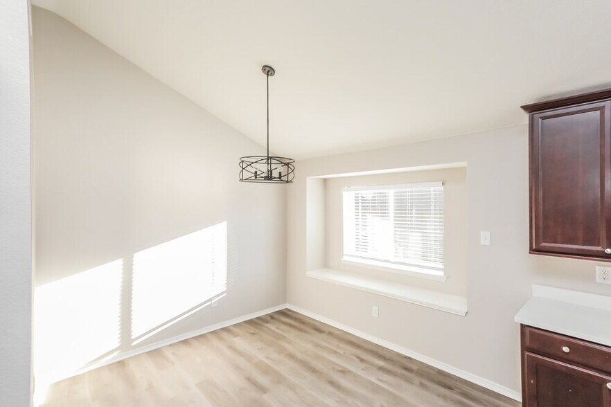 Building Photo - 525 Skelton St