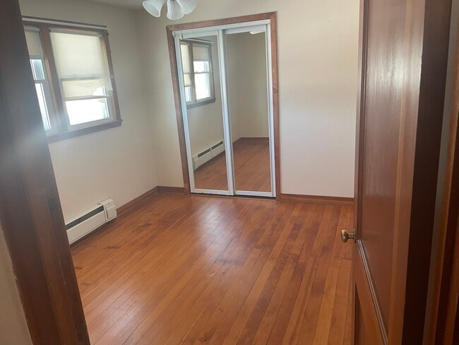 Building Photo - 207 NW Frank Ave