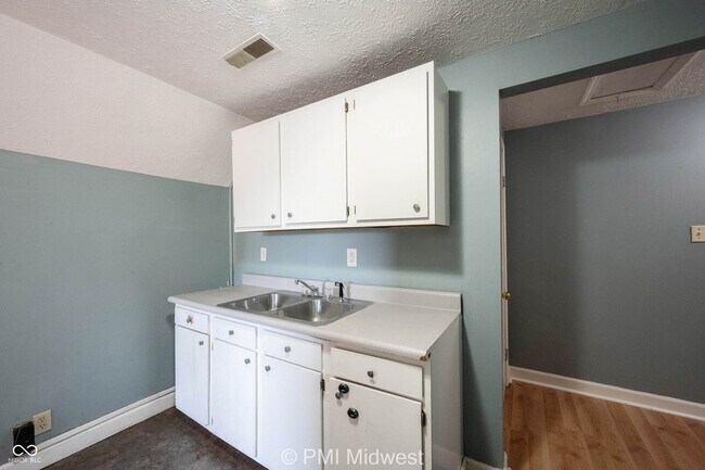 Building Photo - 921 S Buckeye St