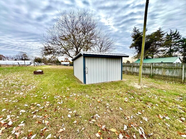 Building Photo - 185 Stonehouse Rd