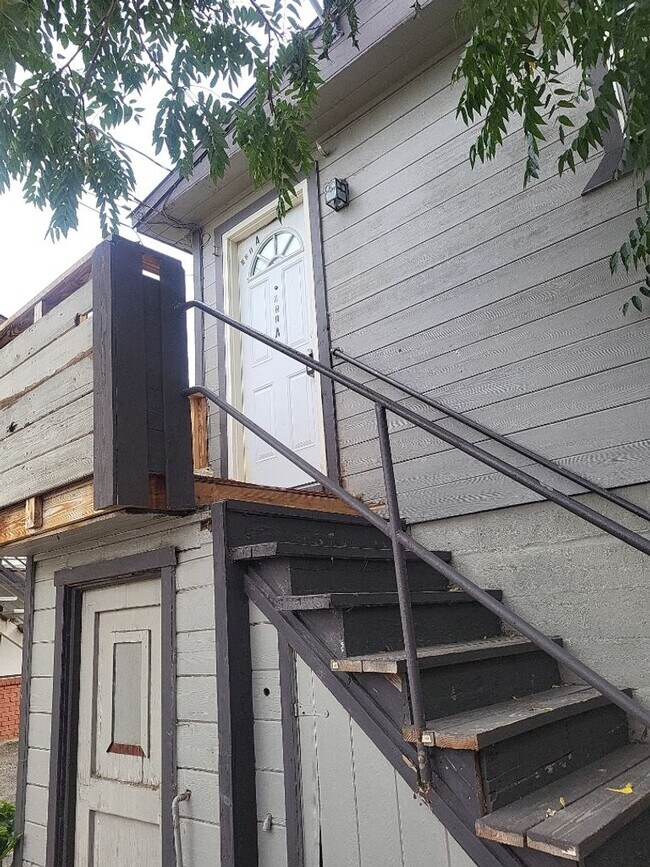 Building Photo - 921 Willow St