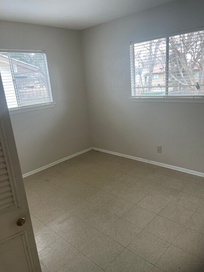 Building Photo - 4530 Longvale Dr