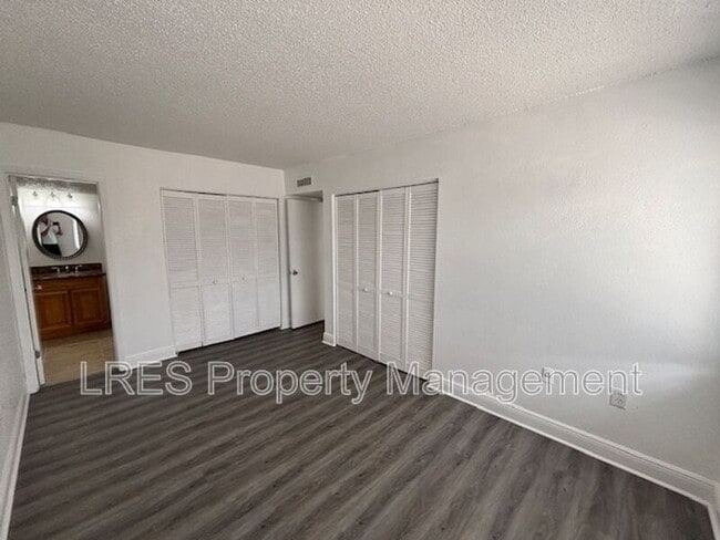 Building Photo - 4725 S Texas Ave