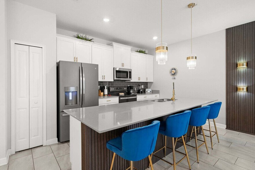 Building Photo - 8977 Stinger Dr