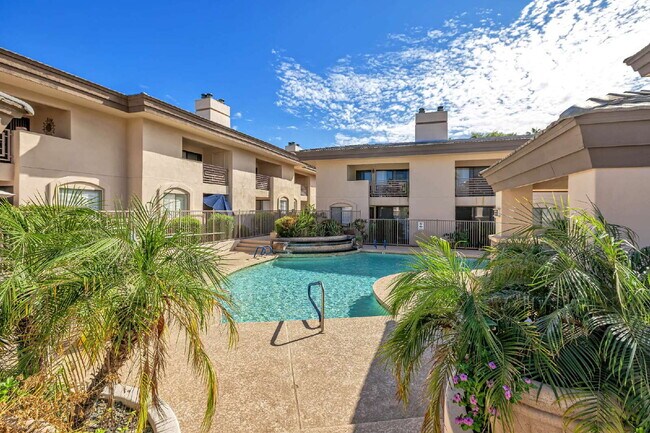 Building Photo - Camelback Corridor Condo now available!