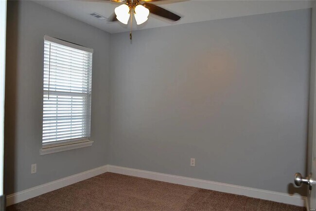 Building Photo - 482 Flowering Magnolia Dr