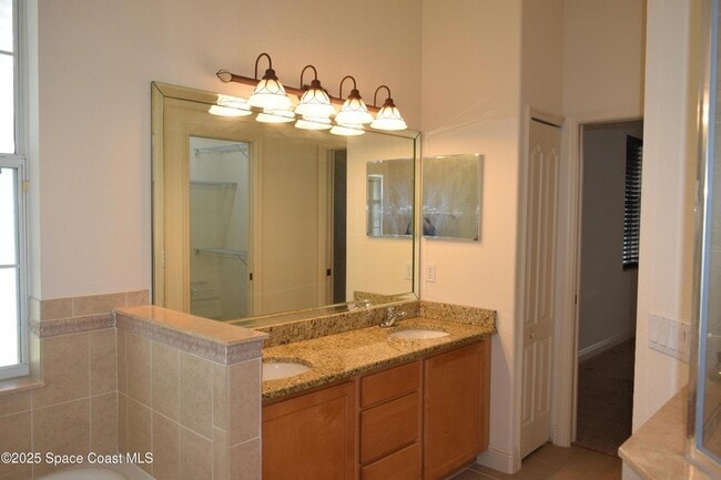 Building Photo - 1170 Eleuthera Dr NE