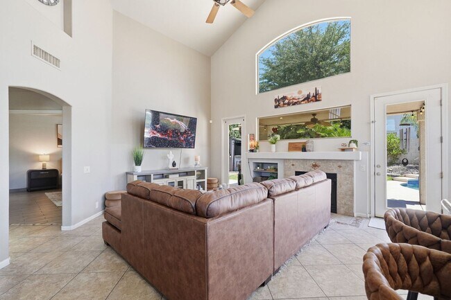 Building Photo - Furnished Desert Oasis| Pool, Bar and Mountain Views