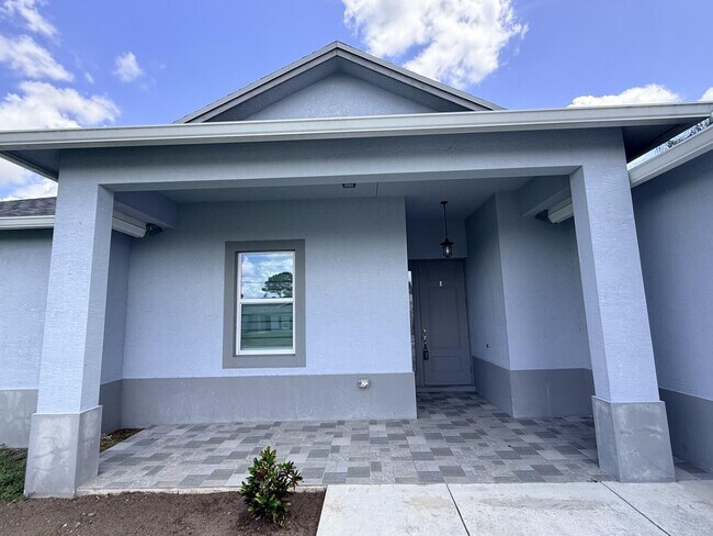 Building Photo - 5673 NW Whitecap Rd