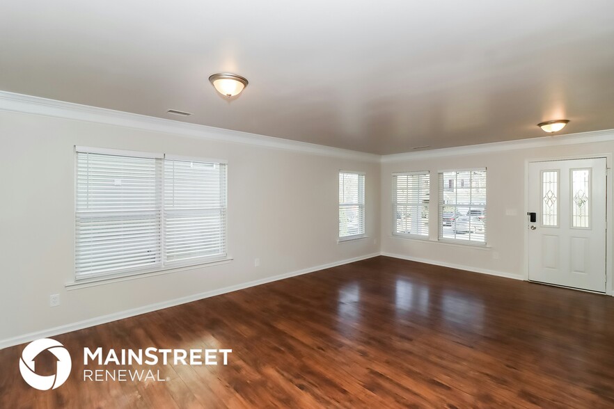 Building Photo - 2013 Double Cedar Dr