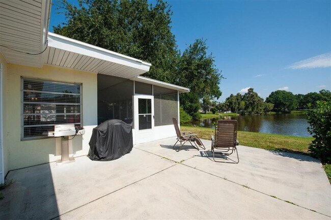 Building Photo - 867 Pinellas Point Dr S