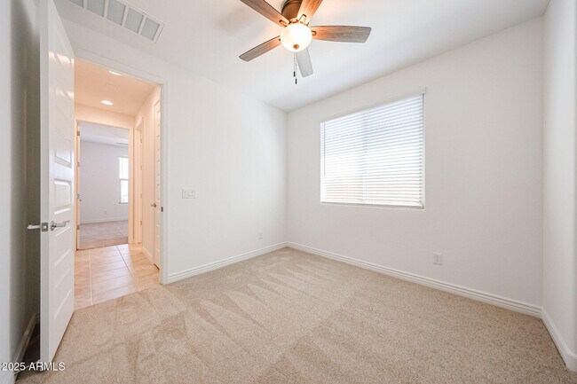 Building Photo - 8857 W Colter St
