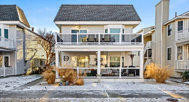 Building Photo - 814 Brighton Pl