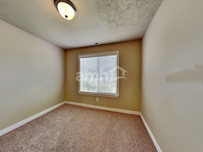 Building Photo - 171 N Century Drive