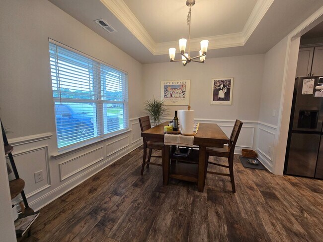 Building Photo - New Listing!!