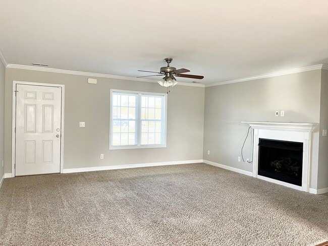 Building Photo - 108 Oakwood Ct