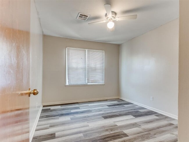 Building Photo - 125 Beard Dr