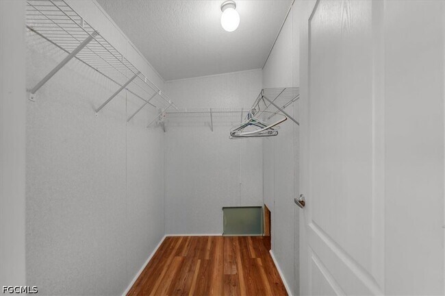 Building Photo - 701 Coral Dr