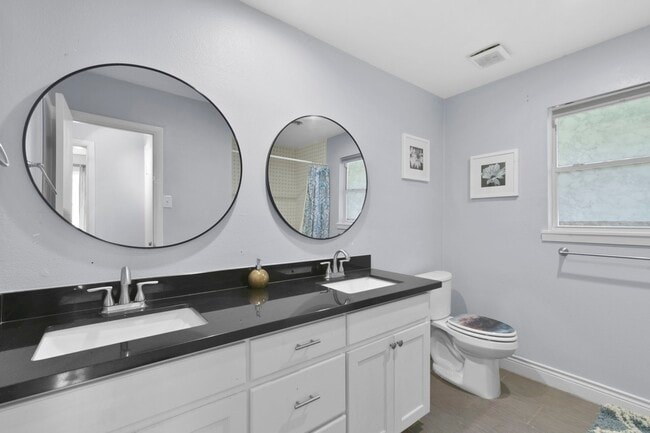 Building Photo - 3123 Deal St